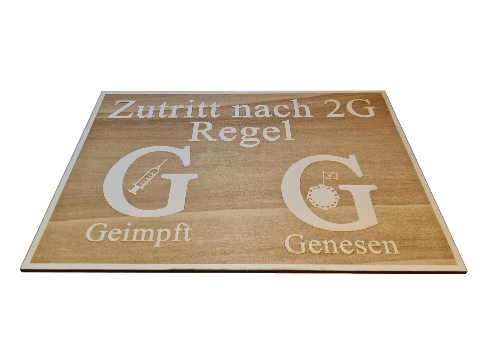 2G-Regel auf einem Holzschild 28,5cm x 20 cm